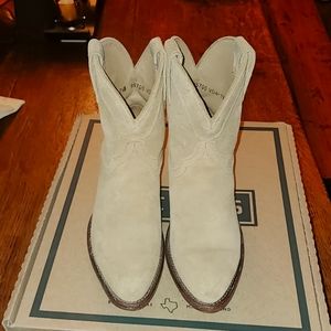 Tecovas The Lucy, 7.5, Sand Suede